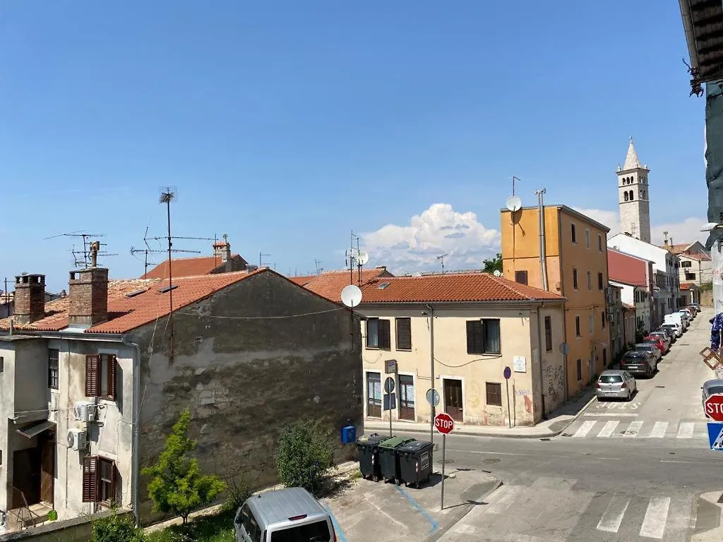 City Vibes Apartment Pula 0*,