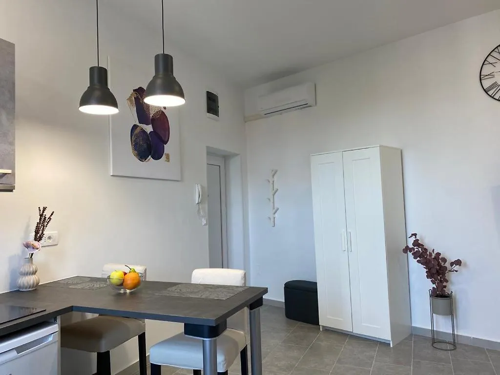 City Vibes Apartment プーラ