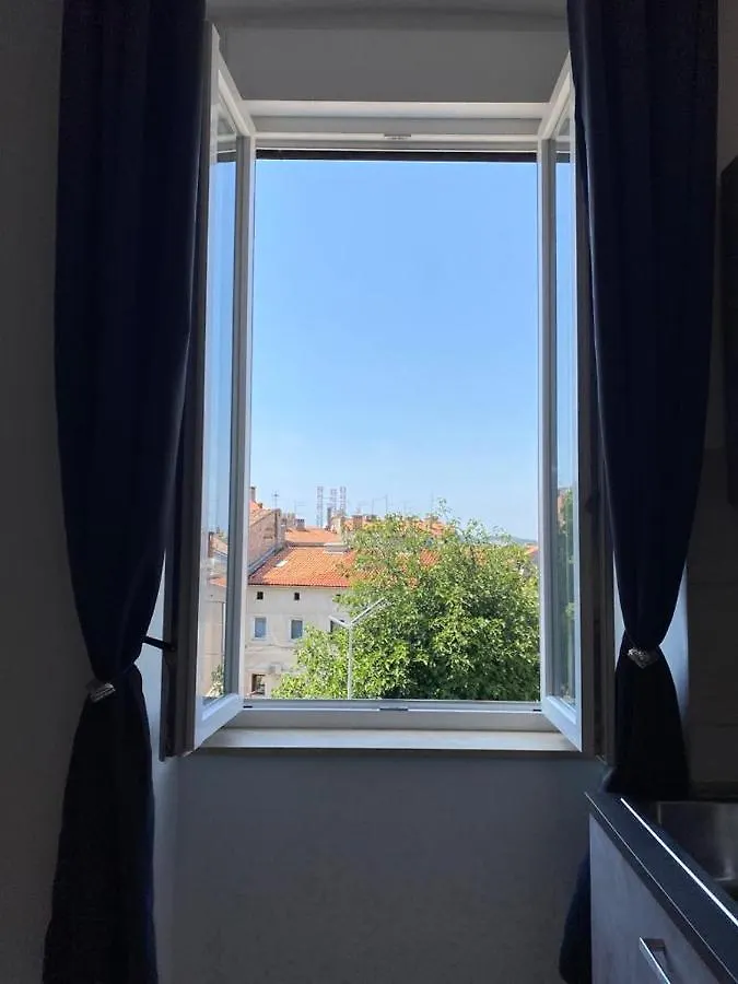 City Vibes Apartment プーラ 0*,
